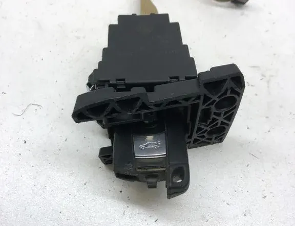 BMW 3 Series E90/E91/E92/E93 (2004-2013) Zámok zapalovania 6954719 33825260