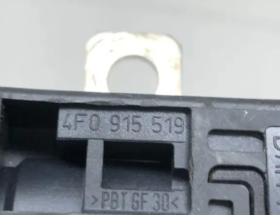 AUDI A4 B8/8K (2011-2016) Предохранитель батареи 4F0915519 33826375