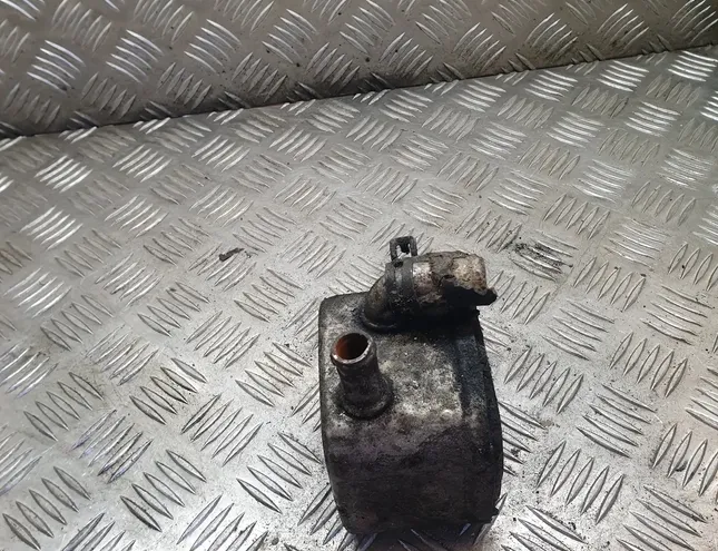 AUDI A4 B6/8E (2000-2005) Масляный радиатор 0930503 13568521
