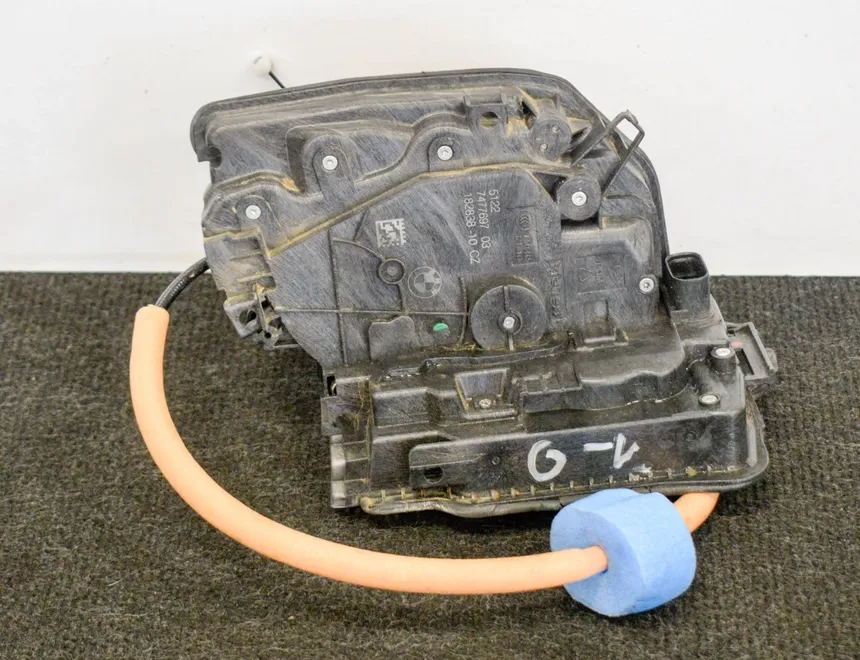 BMW 5 Series G30/G31 (2016-2023) Zámok ľavých zadných dverí 7477697 10003758