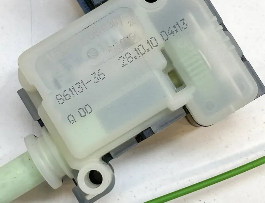 VOLVO V60 1 generation (2010-2020) Замок крышки топливного бака 861131-36 10839517