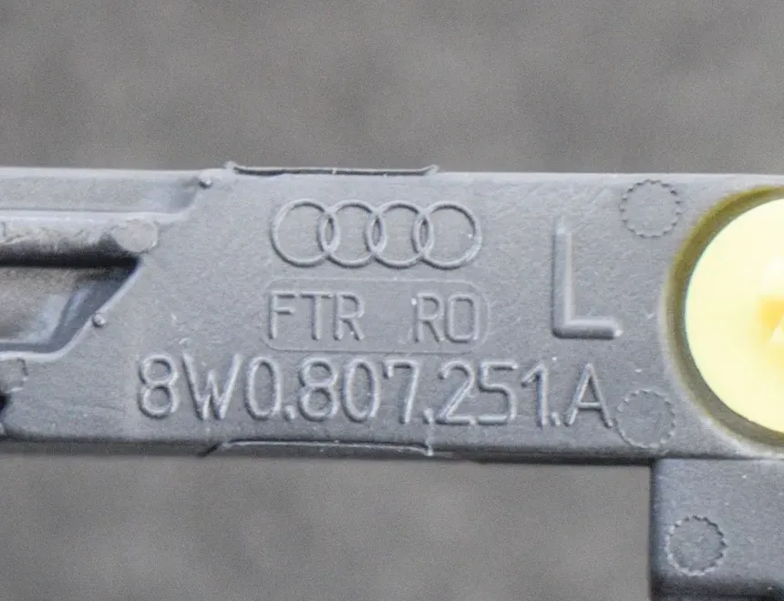 AUDI A4 B9/8W (2015-2024) Другие кузовные детали 8W0807251A 10856816