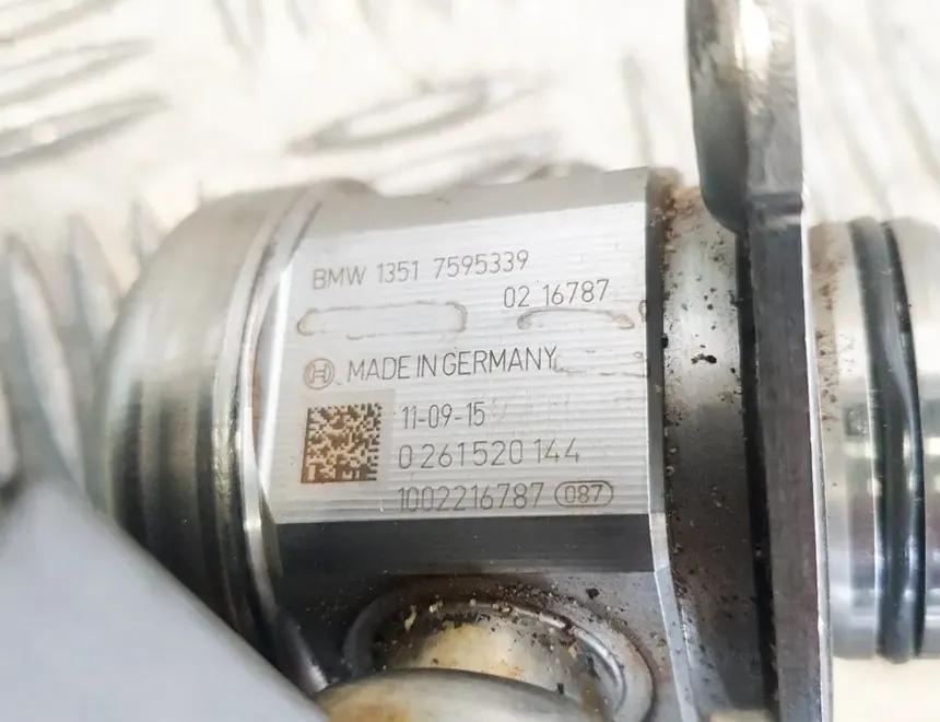 BMW 5 Series F10/F11 (2009-2017) Fuel Pump 0261520144,7595339 11233413