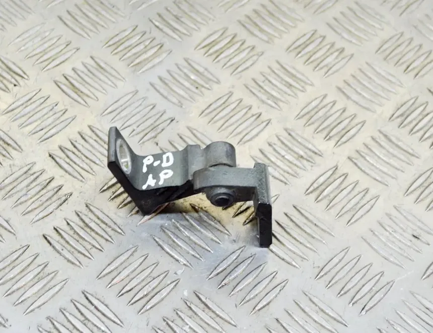 VOLKSWAGEN Touareg 2 generation (2010-2018) Pravý predný dverový pant 8K0831402A 11751570