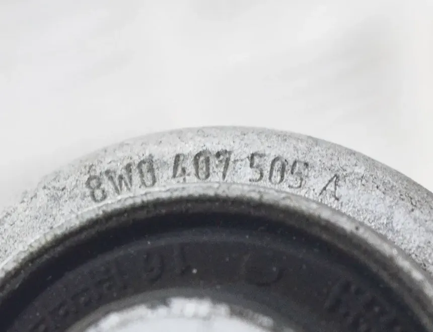 AUDI A4 B9/8W (2015-2024) Ľavé horné rameno prednej nápravy 8W0407505A 13338997