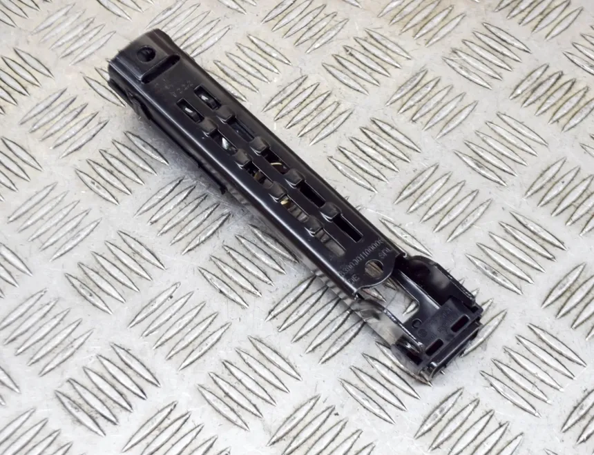 VOLKSWAGEN Passat B7 (2010-2015) Front Right Seat Belt Height Adjuster 1T0857819B 13572534