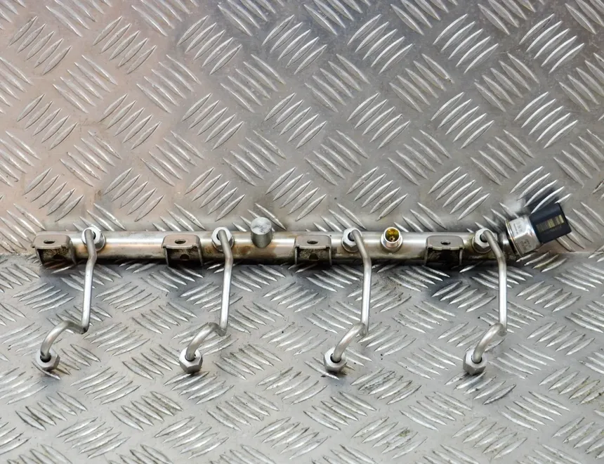 BMW 5 Series F10/F11 (2009-2017) Топливная магистраль левая 120560-10,7537319,7547600 13723092