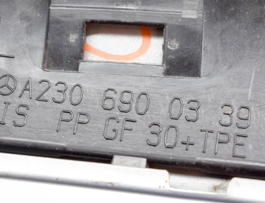 MERCEDES-BENZ SL-Class R230 (2001-2011) Ľavý zvislý lem čelného skla A2306900339 14696145