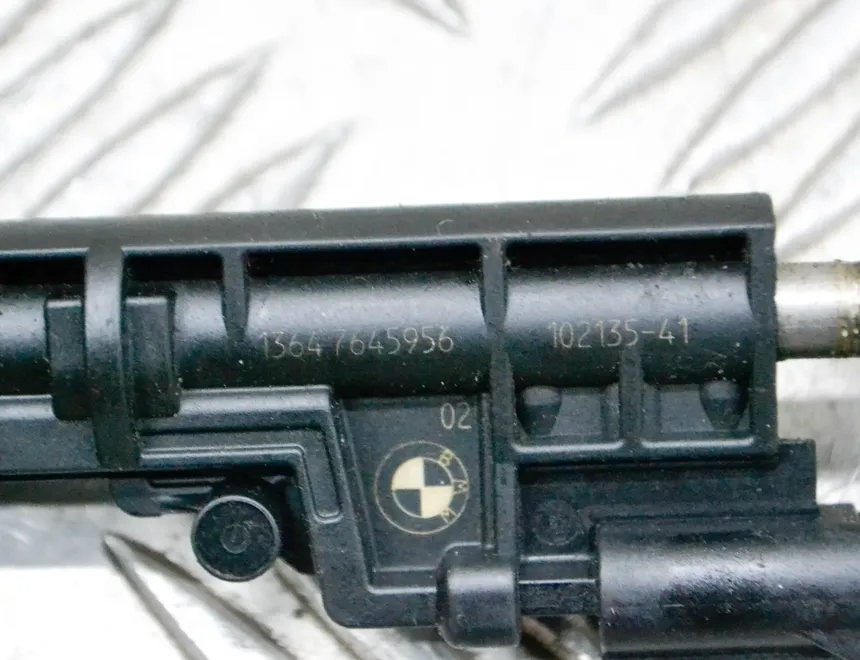 BMW 5 Series F10/F11 (2009-2017) Форсунка 0261500060,7645956,0261500186,102135-41 14827782