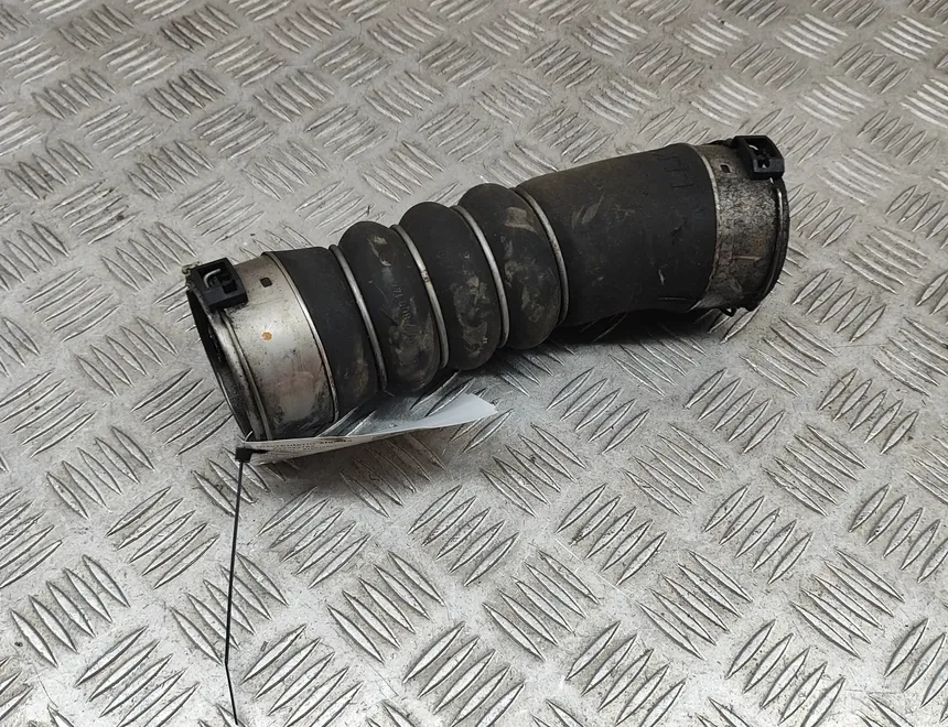 BMW 5 Series F10/F11 (2009-2017) шланг радиатора интеркулера 7800144 22023182