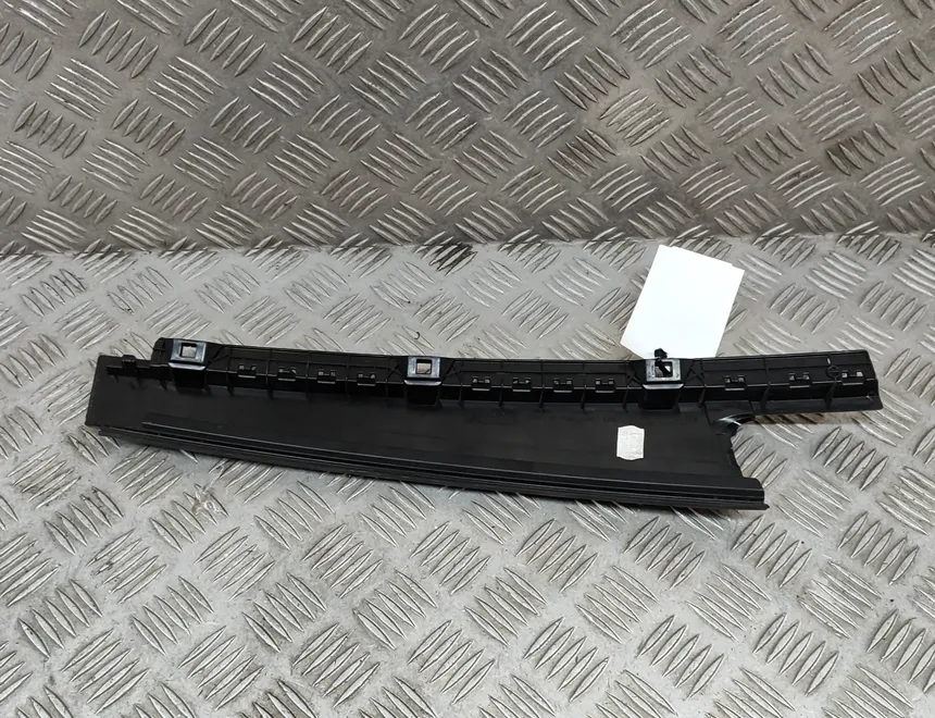 VOLKSWAGEN Passat B8 (2014-2023) Pravé zadné dvere vertikálne lemy 3G0839902T 22269376