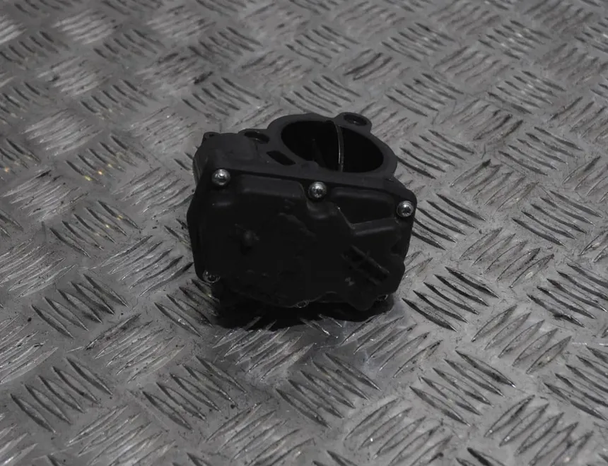 BMW 3 Series F30/F31 (2011-2020) Škrtiaca klapka 8512452 2324194