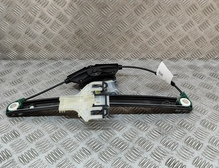 AUDI A3 8Y (2020-2024) Zdvíhač pravého zadného dverového okna E04194-100,5Q0959801,0130822713,E850202085,8Y0839461 25684225