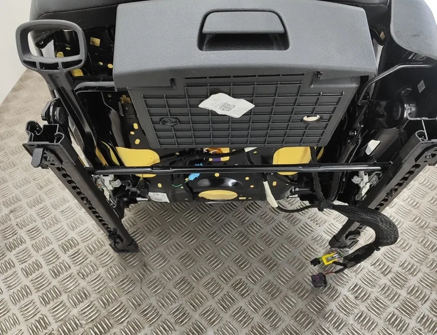 SKODA Superb 3 generation (2015-2023) Front Left Seat 5Q4881105M 26543362