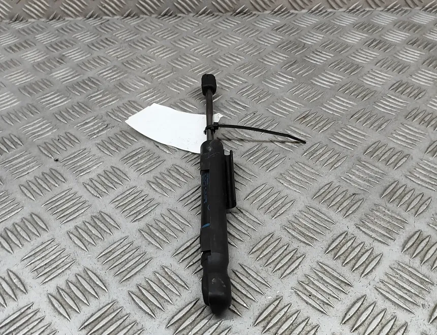 BMW 4 Series F32/F33/F36 (2013-2020) Front Right Bonnet Strut 7239233 27868344