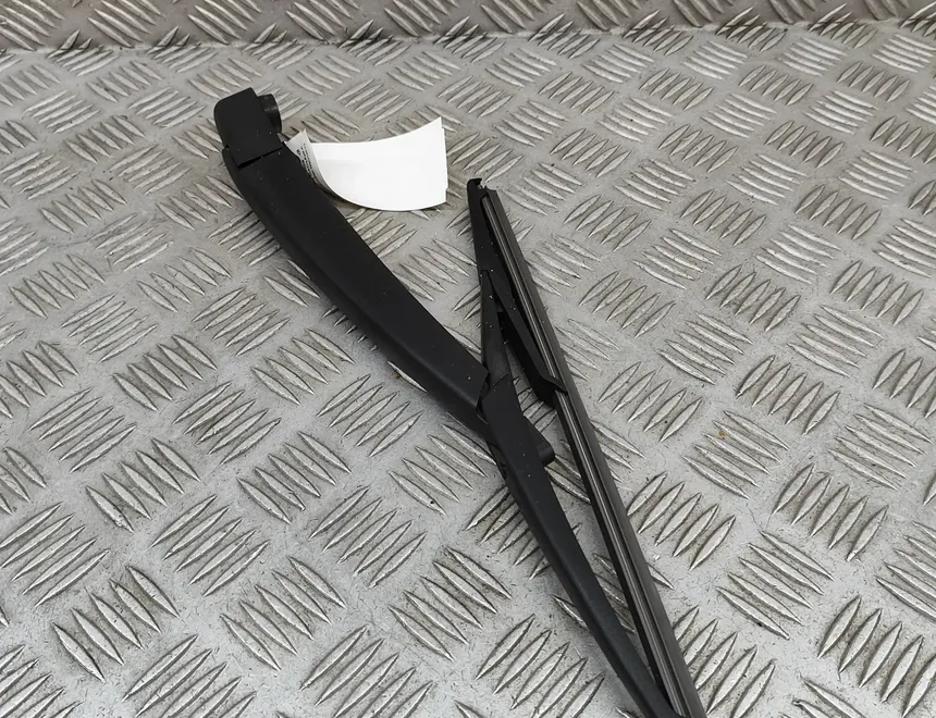 PEUGEOT 2008 2 generation (2019-2023) Дворник крышки багажника 80011247,6429HE 28030298