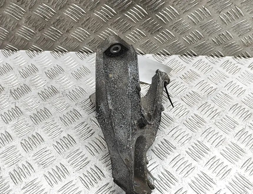 AUDI A6 C6/4F (2004-2011) Кронштейн двигателя правой стороны 4F0199308P 28362318