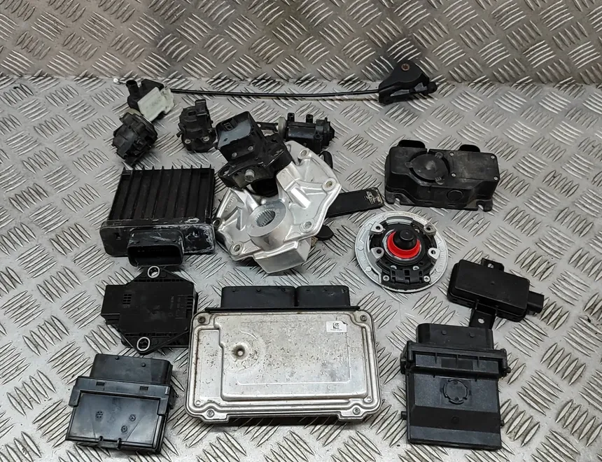 BMW K Complete lock set tank cap ignition switch set 8533702,8521872,8533701,8530486,8529127 28394224