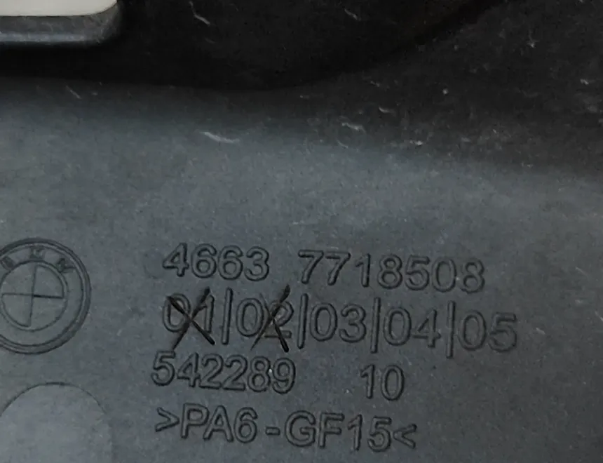 BMW K Кожух заднего правого обтекателя 7718508,7716656 28394739