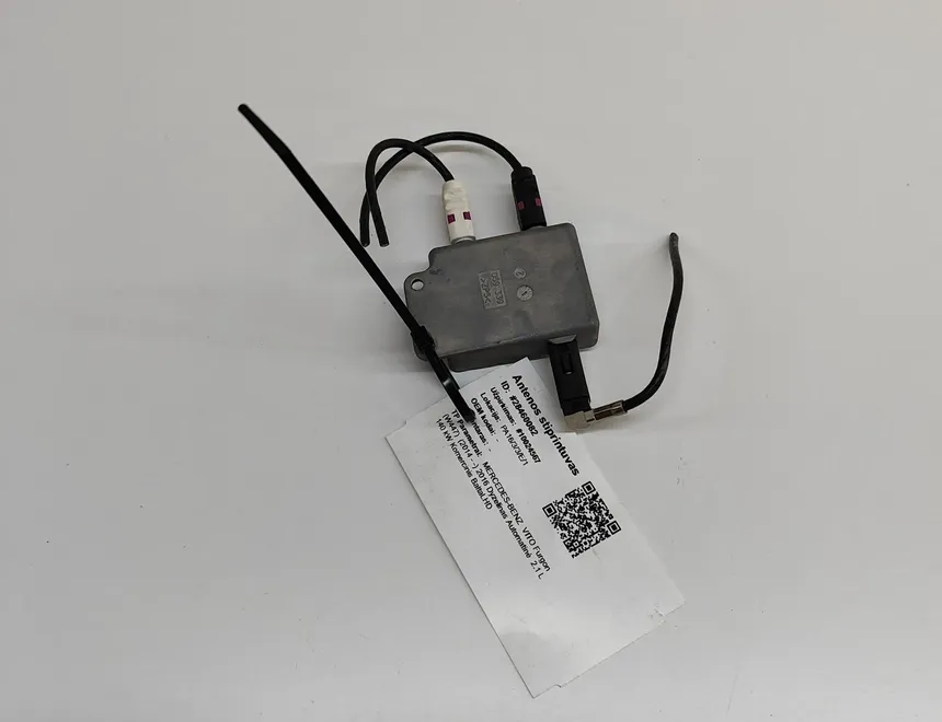 MERCEDES-BENZ Vito W447 (2014-2023) Bootlid Antenna Amplifier A4638203789 28460082