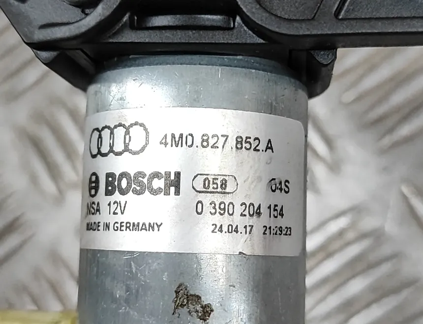 AUDI Q7 4M (2015-2024) Pravý motor pre elektrické otváranie piateho dverí 4M0827852A,0390204154,1397221037,4M0827300C 29373615