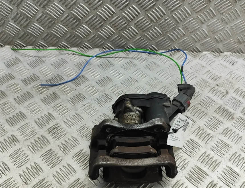 NISSAN Juke 2 generation (2019-2023) Zadný pravý brzdový strmeň 440002496R 30556207