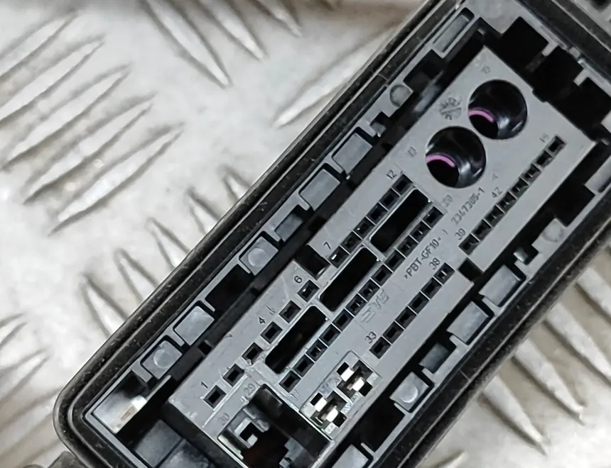 SKODA Enyaq 1 generation (2020-2023) Káble ľavých predných dverí 5LB971120F 31048400