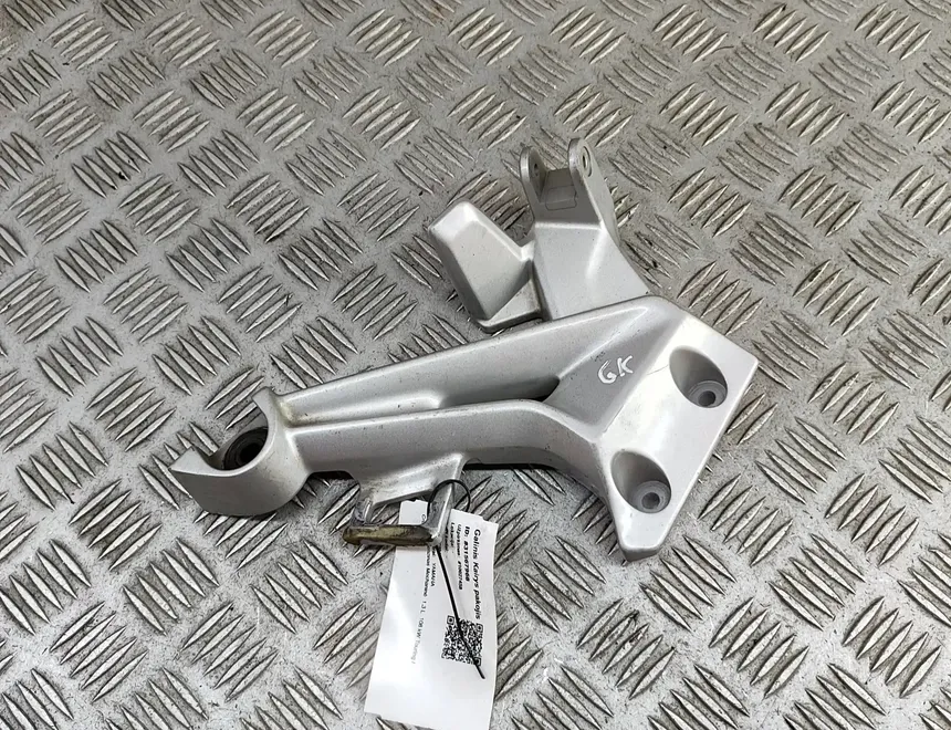 YAMAHA FJR Rear left side footrest peg hanger 1MC4MK-1 31567968
