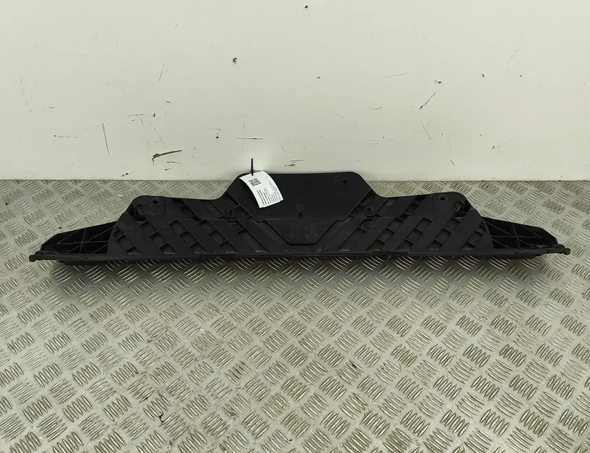 AUDI Q7 4M (2015-2024) Rear Bumper Middle Bracket Mount 4M0807329 31693681