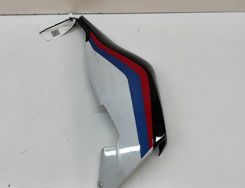 BMW K Кожух заднего правого обтекателя 8555518 31869292