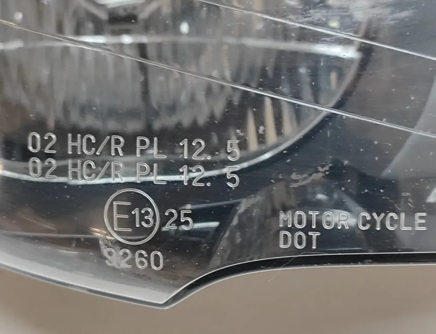 HONDA CBR (1983-2016) Predné svetlo reflektora R6362 32082903