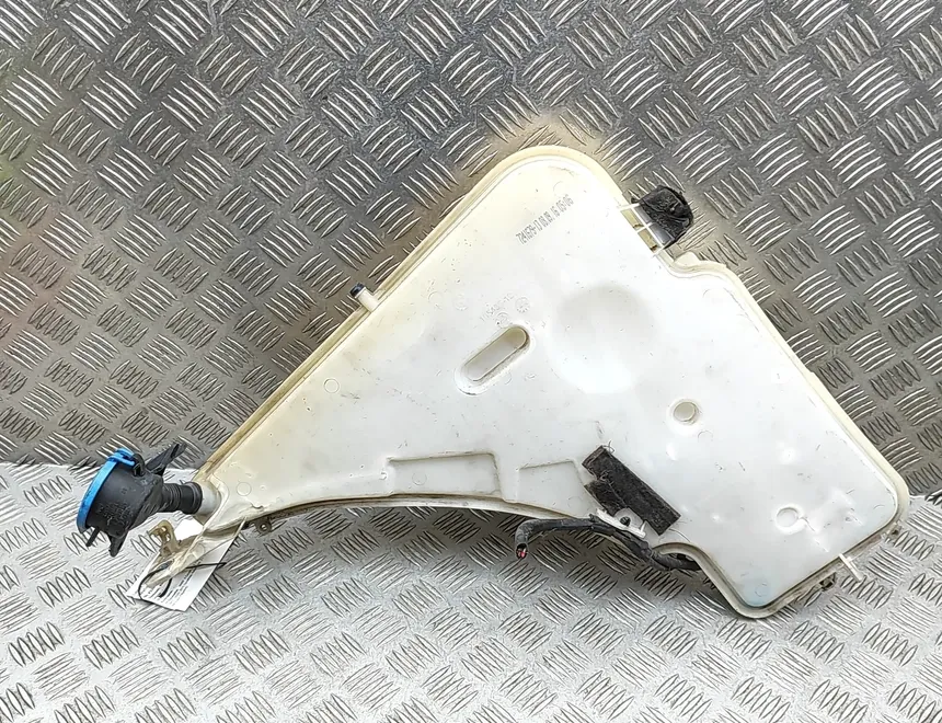 BMW 4 Series F32/F33/F36 (2013-2020) Nádrž na ostrekovač okien 7241679 33096507