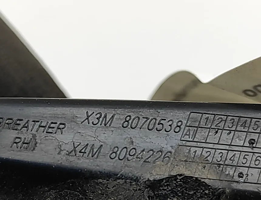 BMW X3 M F97 (2019-2023) Pravé predné blatníkové lemovanie 8070538 33136885