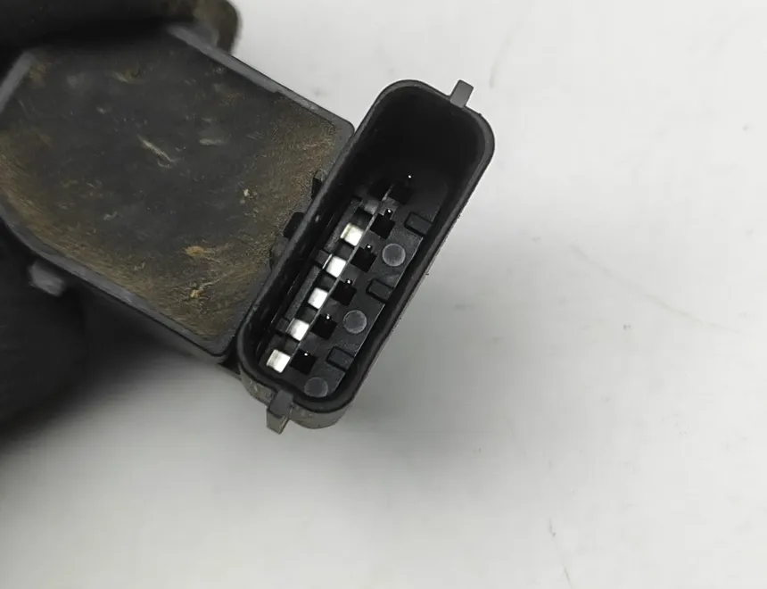 KIA Sportage 5 generation (2021-2024) Predný parkovací senzor 99310-P1300EB 33382695