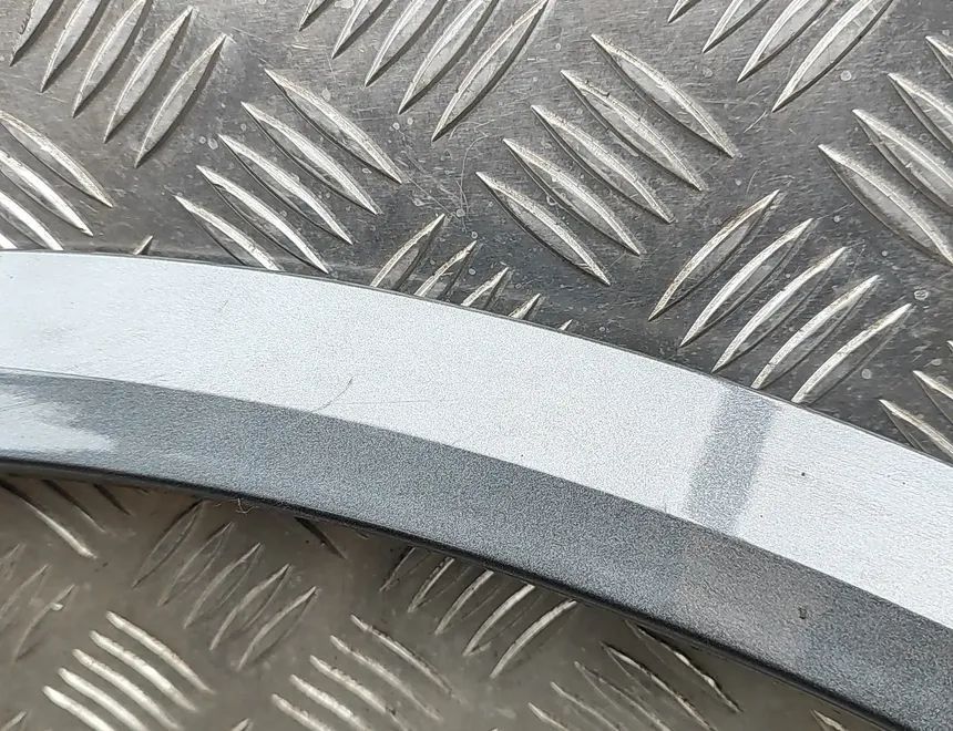 VOLKSWAGEN Touareg 3 generation (2018-2024) Ľavé zadné blatníkové lemovanie 760853817,760853817C 33386519