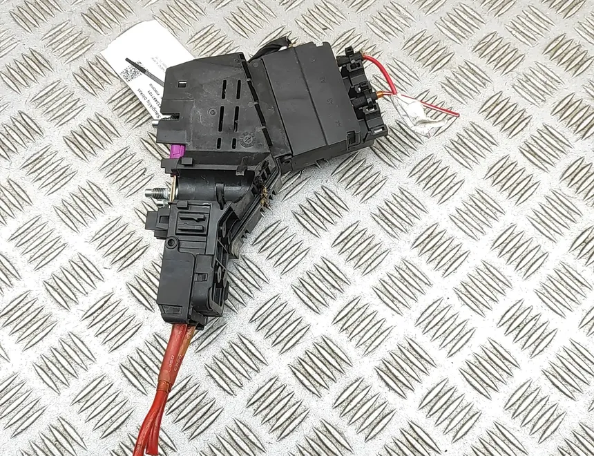 MERCEDES-BENZ M-Class W166 (2011-2015) Poistková skrinka A1665402450 33497101