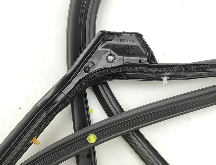 MAZDA CX-5 2 generation (2017-2024) Tesnenie zadnej ľavej dverí KB7W-73-760 33576871