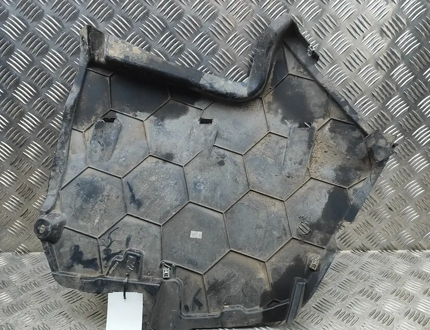 AUDI A5 Sportback F5 (2016-2024) Pravá zadná spodná ochrana 8W6825217B 33587235