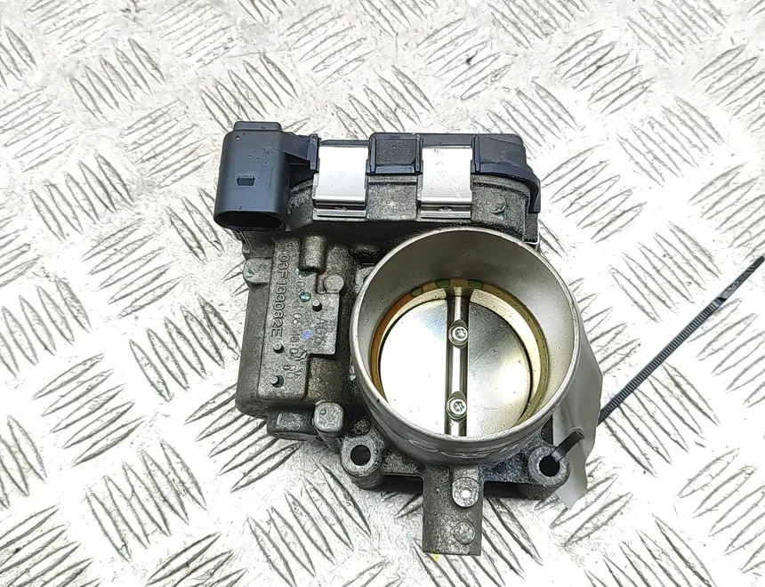 VOLKSWAGEN Tiguan 2 generation (2016-2024) Throttle Body 03F133062E 33613447