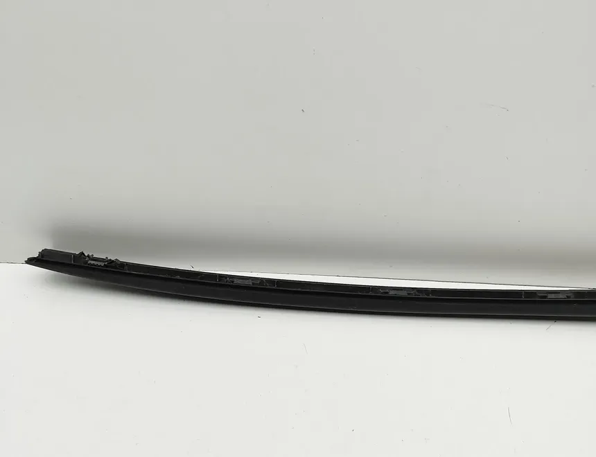 OPEL Vivaro C (2019-2023) Pravý vertikálny lem čelného skla 93867905,104555A2 33710304