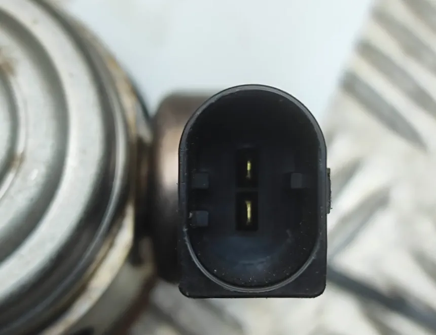 VOLKSWAGEN Golf 8 generation (2019-2023) Топливный насос высокого давления 05E127027A 33731126