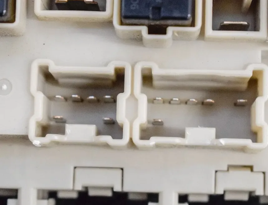 NISSAN Qashqai 2 generation (2013-2023) Pojistková skrinka 4EB0A 3471820