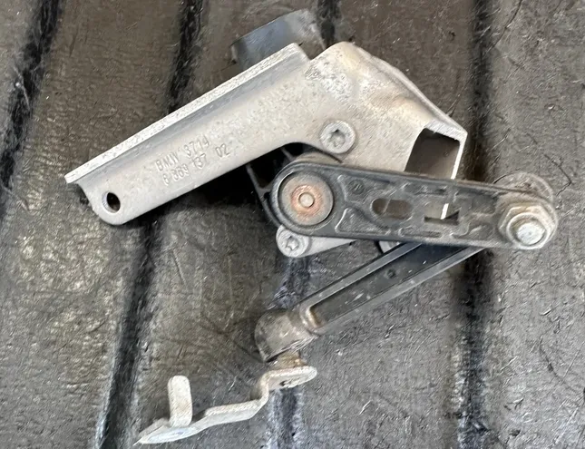 BMW 6 Series G32 (2017-2024) Senzor výšky zadnej ľavej strany 37146869137,37142959574,2959574,25916010,6869137 32031331