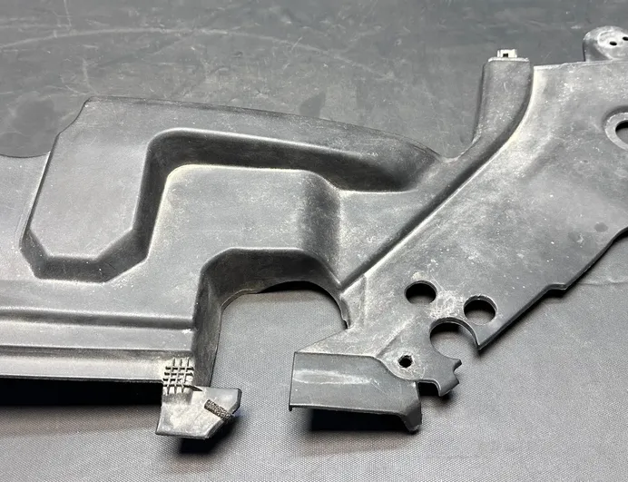 TOYOTA Avensis 2 generation (2002-2009) ОБЛИЦОВКА ЗАМКА КАПОТА ДВИГАТЕЛЯ 5341405030 33579279