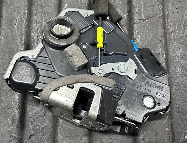 LEXUS RX 3 generation (2009-2015) Front Left Door Lock A046693,9F1509 33703642