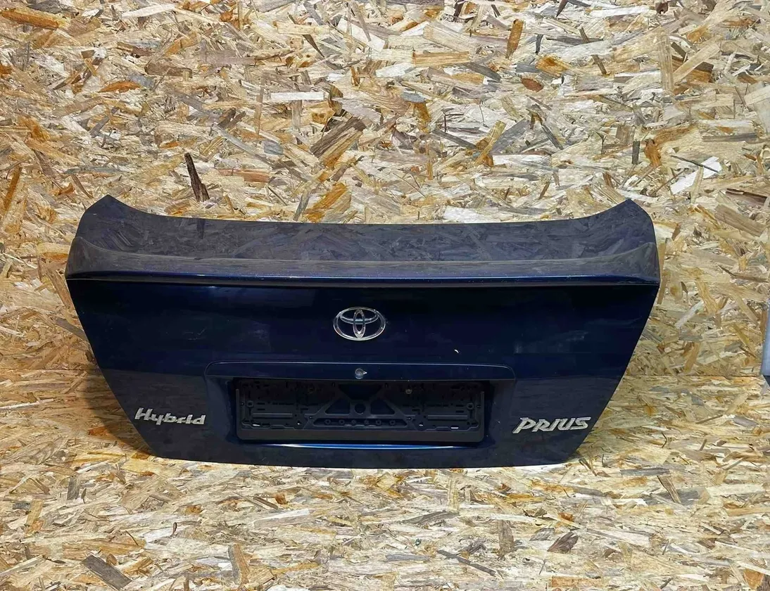 TOYOTA Prius 1 generation (XW10) (1997-2003) Крышка багажника 32573411