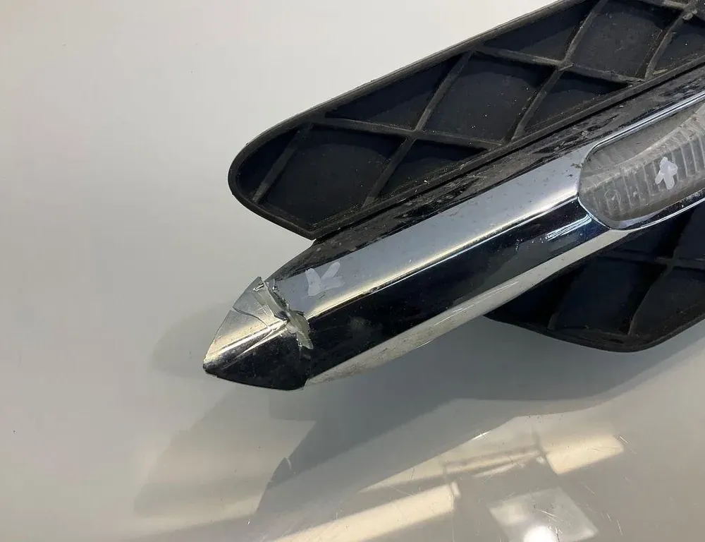 MERCEDES-BENZ C-Class W204/S204/C204 (2004-2015) Predný dolný mriežka A2048803324 33342571