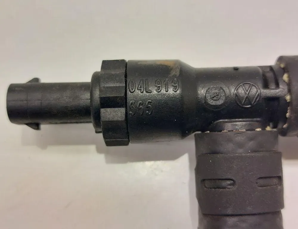 VOLKSWAGEN Passat B8 (2014-2023) Fuel Temperature Sensor 04L919565 34323009