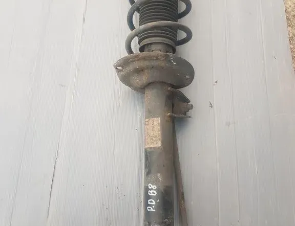 VOLKSWAGEN Passat B8 (2014-2023) Pravý predný tlmič nárazov 3Q0413031BM 34326940