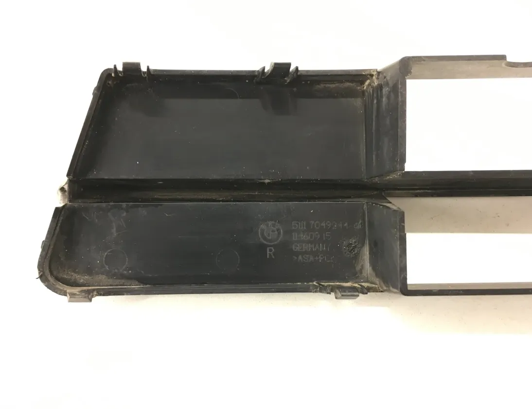BMW 5 Series E60/E61 (2003-2010) Fog lamp trim 7049244 15010459